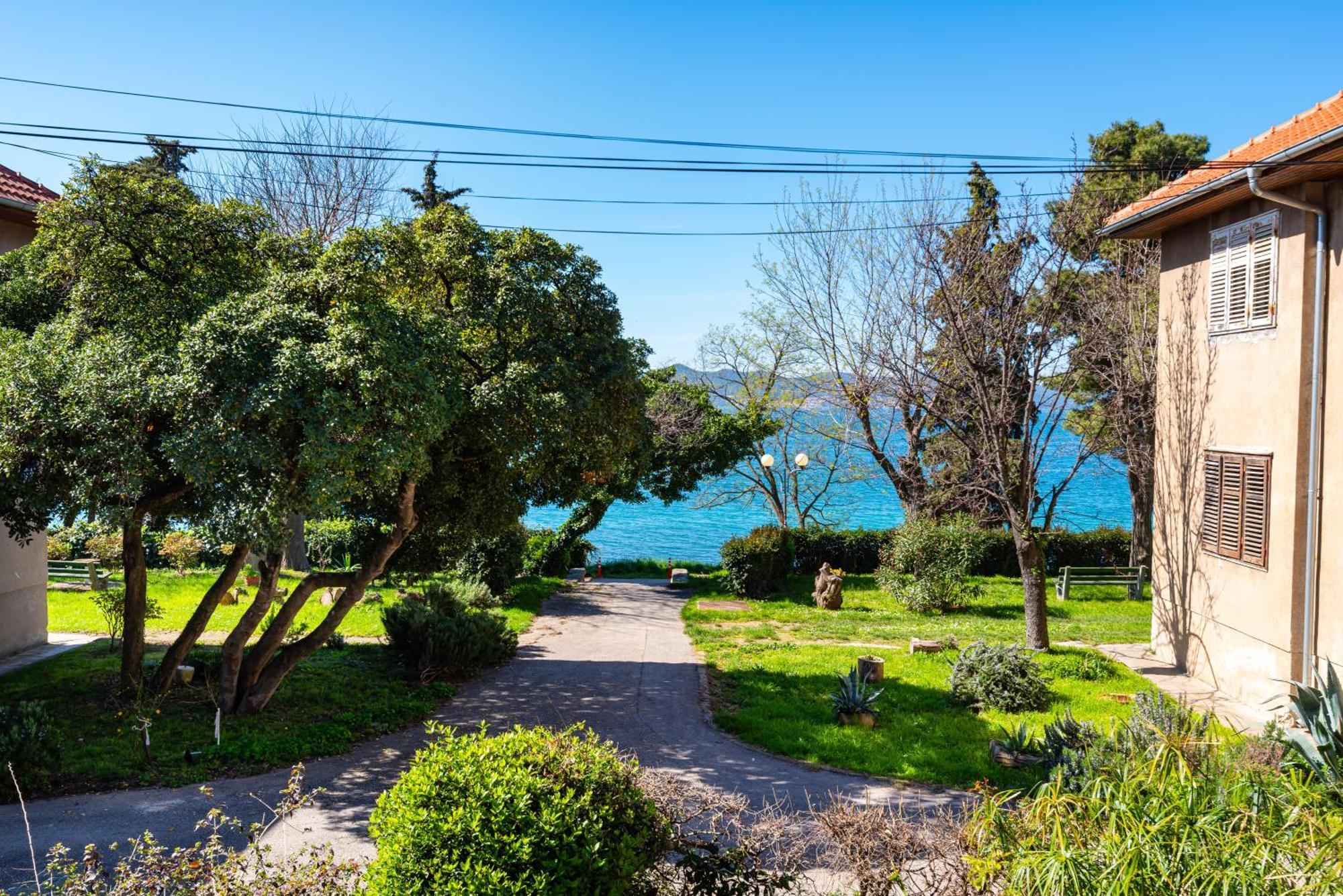 Kolovare Garden Oasis - First Row By Sea Daire Zadar Dış mekan fotoğraf