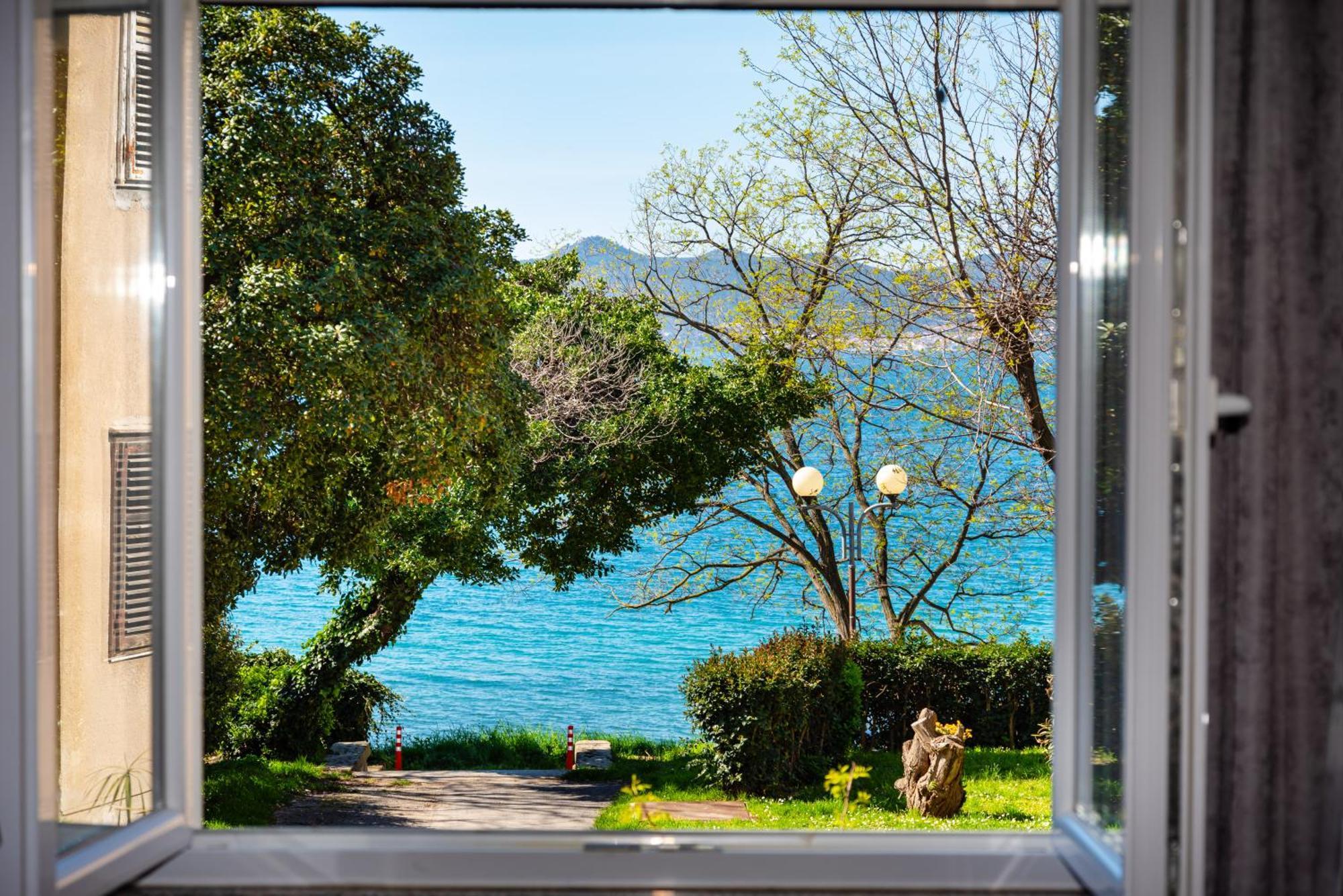 Kolovare Garden Oasis - First Row By Sea Daire Zadar Dış mekan fotoğraf